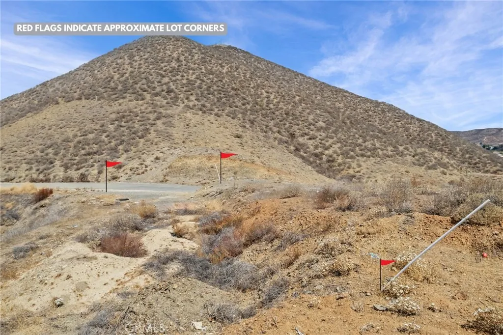 0 Cooper View Drive Menifee, CA 92587 - Photo 28 of 32 a view of a dry yard with a mountain