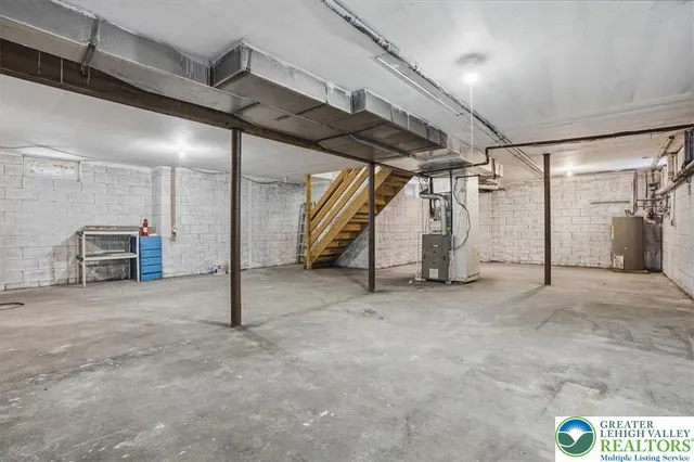 $399,900 | 5528 Elmwood Drive, Tannersville, PA 18372