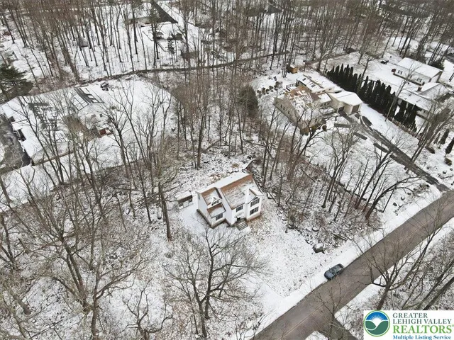 $399,900 | 5528 Elmwood Drive, Tannersville, PA 18372