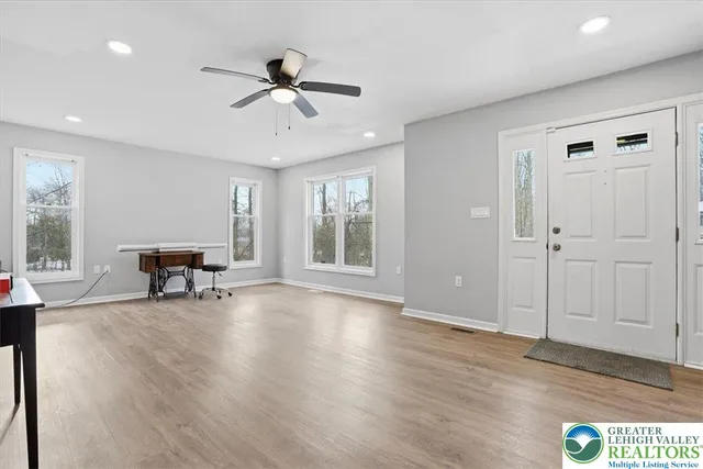 $399,900 | 5528 Elmwood Drive, Tannersville, PA 18372