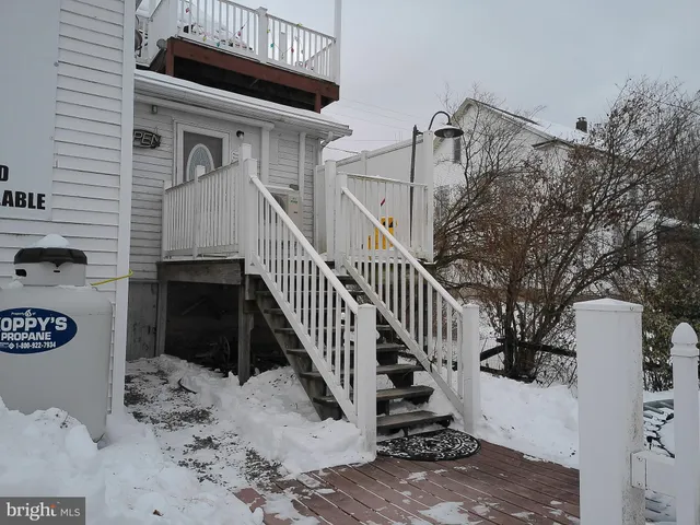 $900 | 720 East Main Street, Unit 2, Hegins, PA 17938