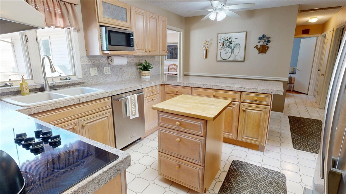1729 South Westgate Drive Decatur, IL 62521 - Photo 9 of 33