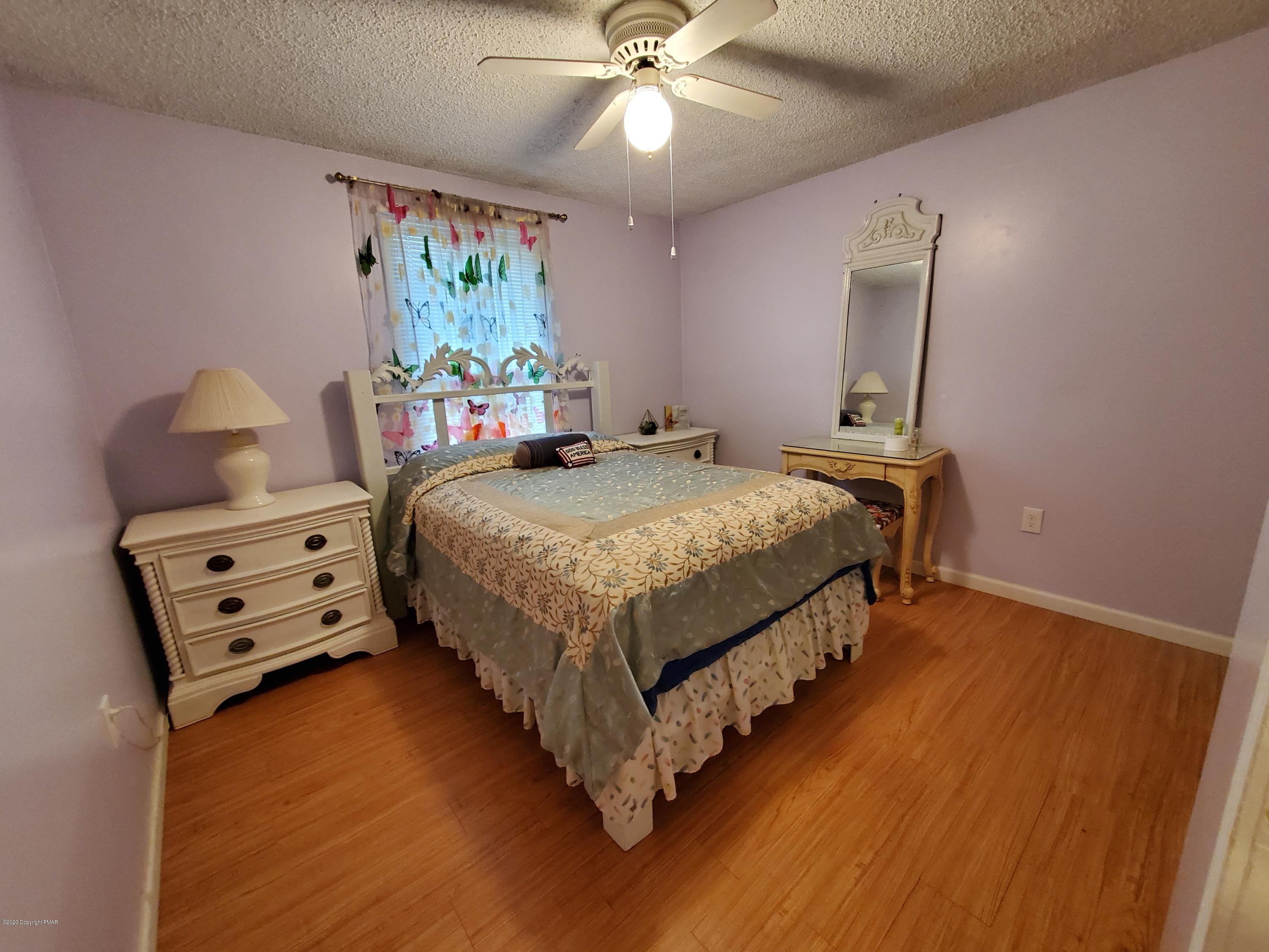 2124 Walnut Trail Bushkill, PA 18324 - Photo 8 of 37 3rd Bedroom