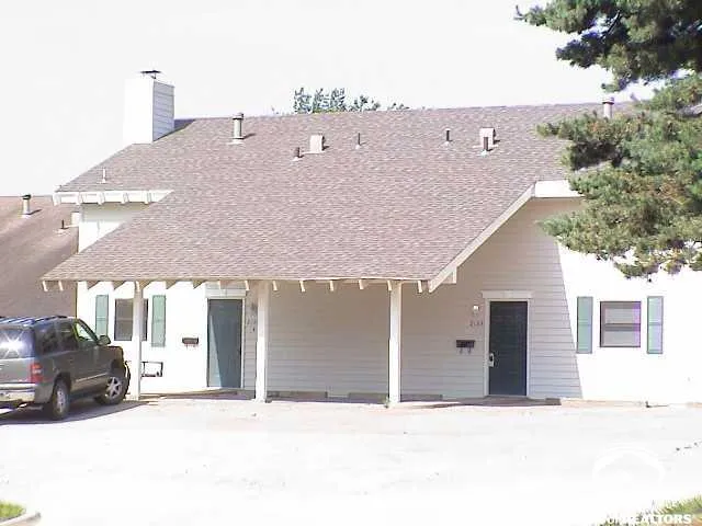 $195,000 | 2139 Quail Creek Drive, Lawrence, KS 66047