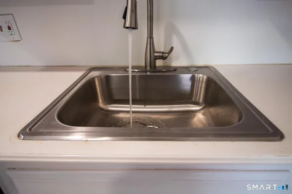 a view of empty room with window