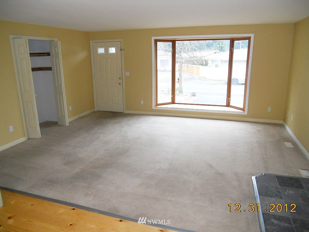 14205 Southeast 141st Street Renton, WA 98059 - Photo 2 of 15