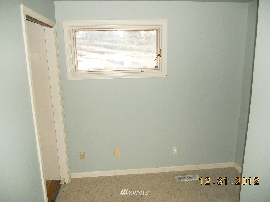 14205 Southeast 141st Street Renton, WA 98059 - Photo 11 of 15