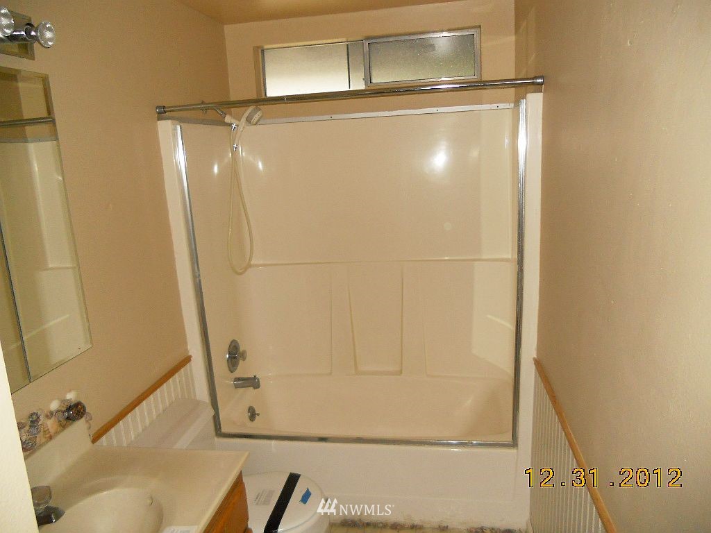 14205 Southeast 141st Street Renton, WA 98059 - Photo 7 of 15
