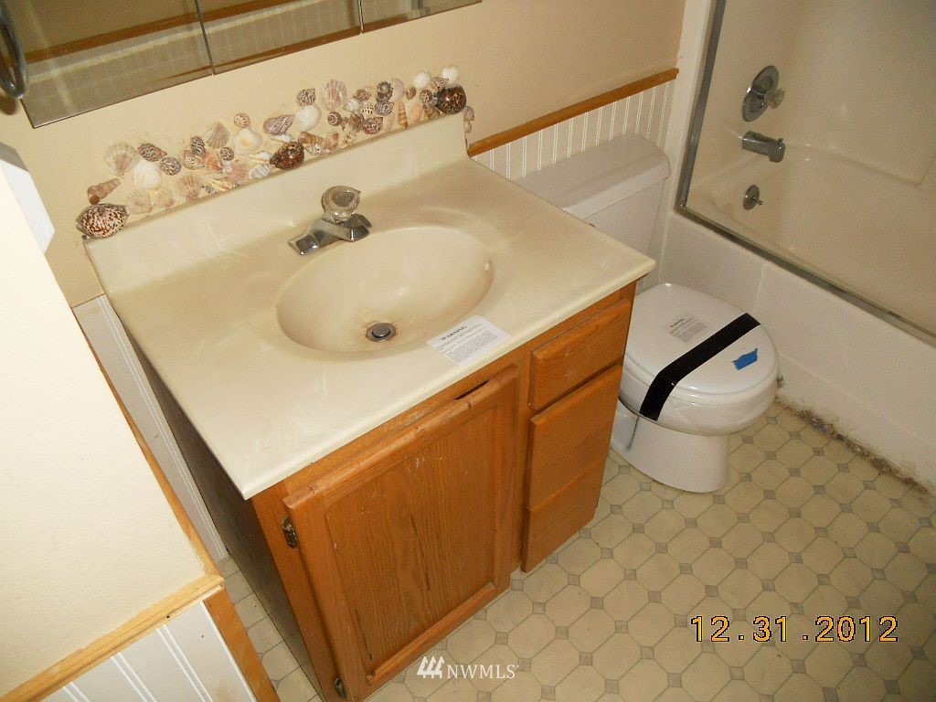 14205 Southeast 141st Street Renton, WA 98059 - Photo 8 of 15
