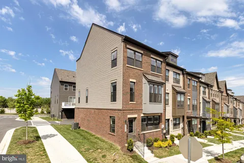 $570,000 | 3556 Stella Blue Drive, Hyattsville, MD 20782