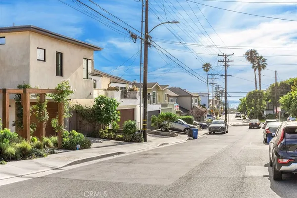 $12,500 | 1120 7th Street, Hermosa Beach, CA 90254