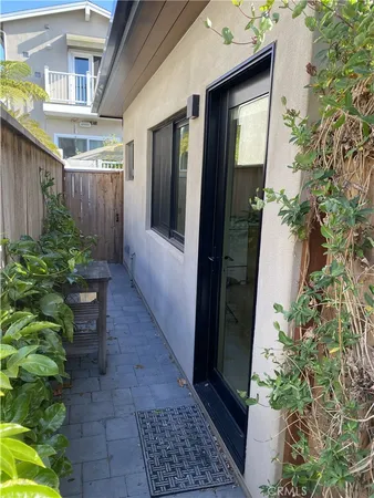 $12,500 | 1120 7th Street, Hermosa Beach, CA 90254