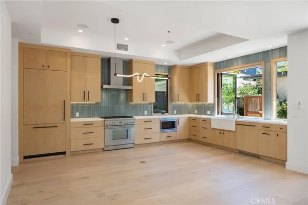 $12,500 | 1120 7th Street, Hermosa Beach, CA 90254