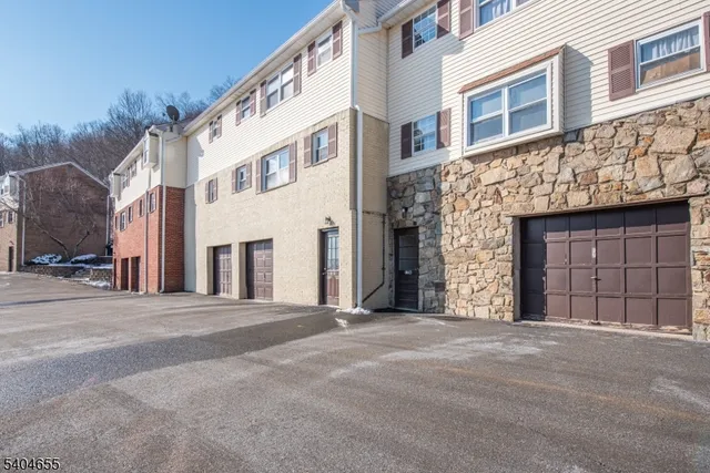$2,300 | 322 Richard Mine Road, Unit 7, Wharton, NJ 07885