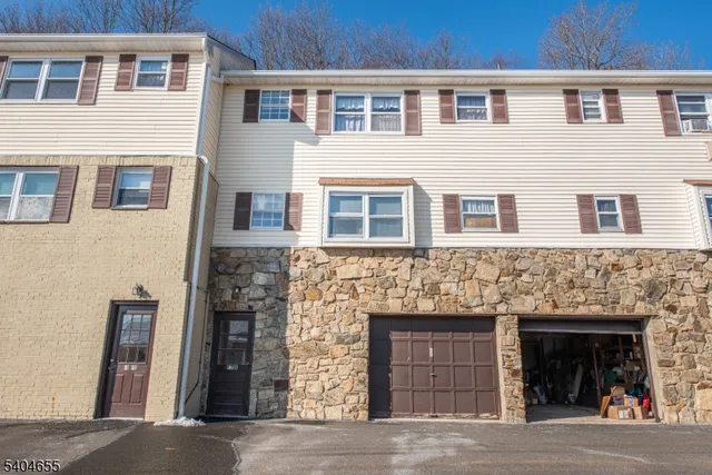 $2,300 | 322 Richard Mine Road, Unit 7, Wharton, NJ 07885
