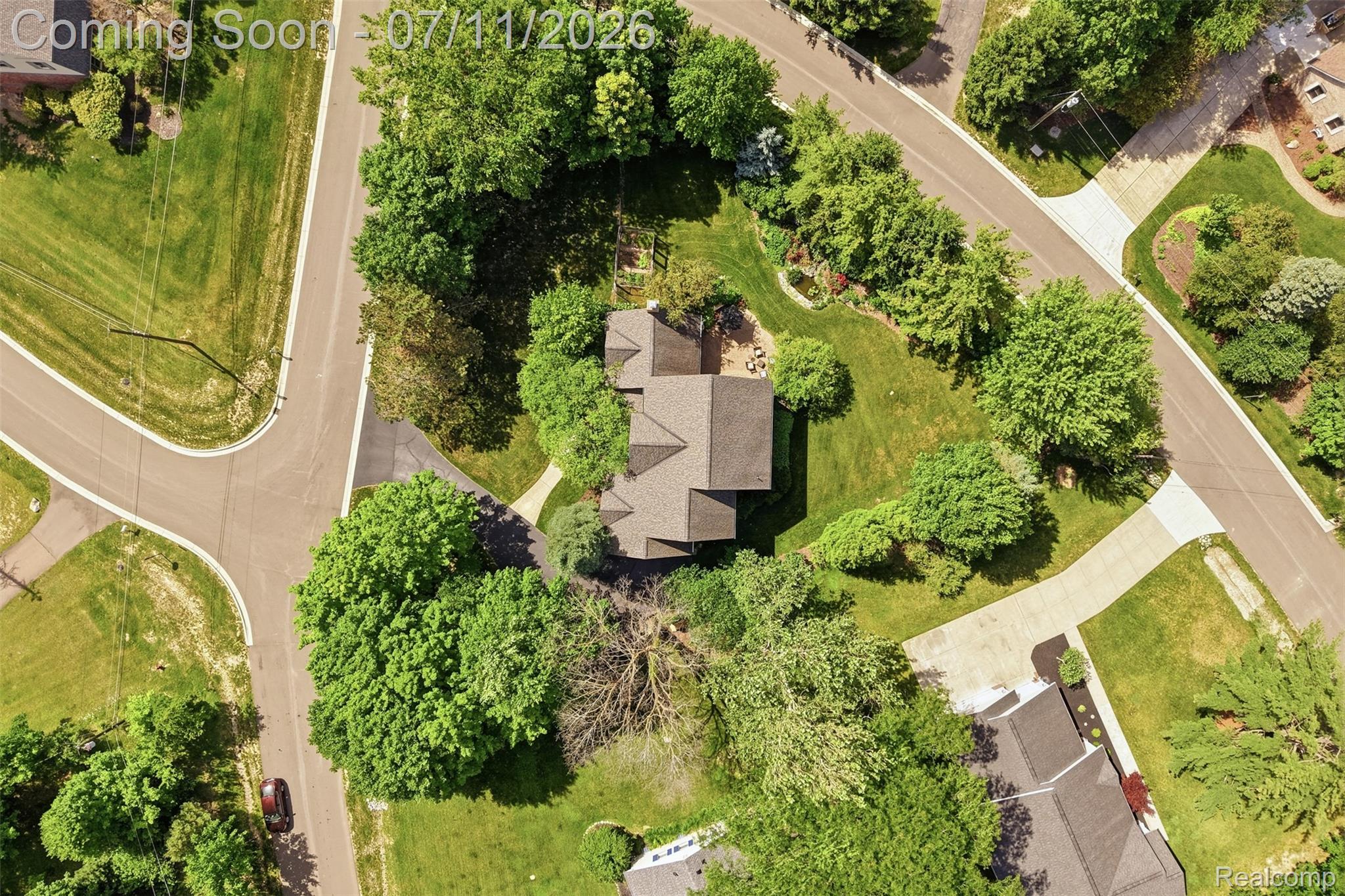 34555 Quaker Valley Road Farmington, MI 48331 - Photo 45 of 53 47.jpg