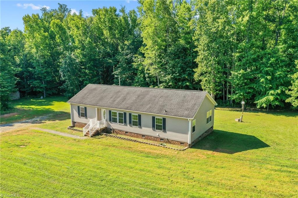 240 Rustic Road Reidsville, NC 27320 - Photo 4 of 37 Gallery Image 4