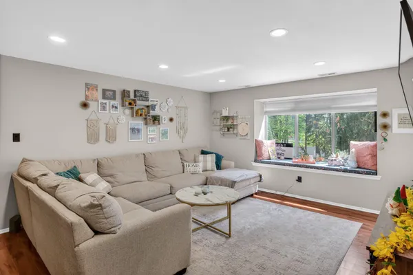 $2,100 | 5109 B Aberdeen Drive, Mount Laurel, NJ 08054