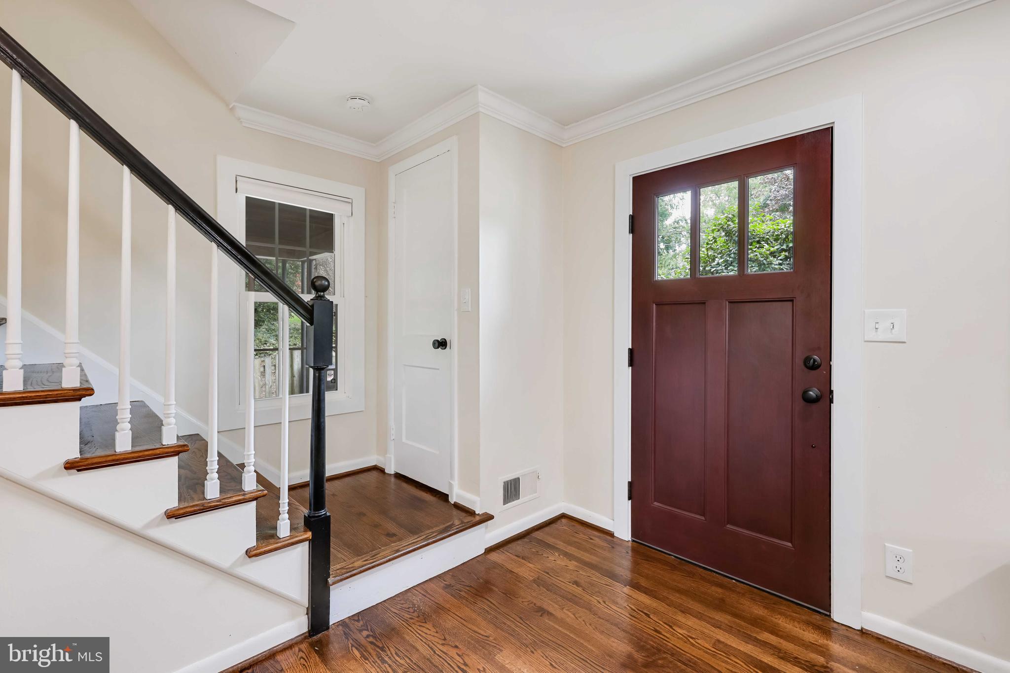 455 Schley Road Annapolis, MD 21401 - Photo 7 of 67 Welcoming foyer