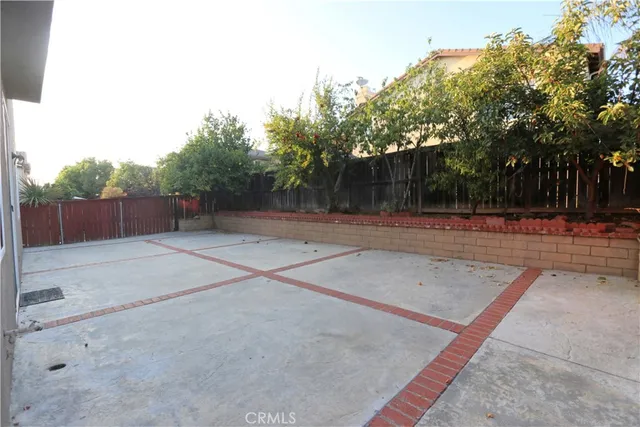 a view of backyard space