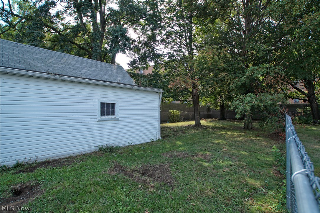 1082 Beachview Road Willoughby, OH 44094 - Photo 22 of 27 Gallery Image 22