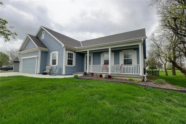 $398,500 | 2010 Prairie Grass Drive, Raymore, MO 64083