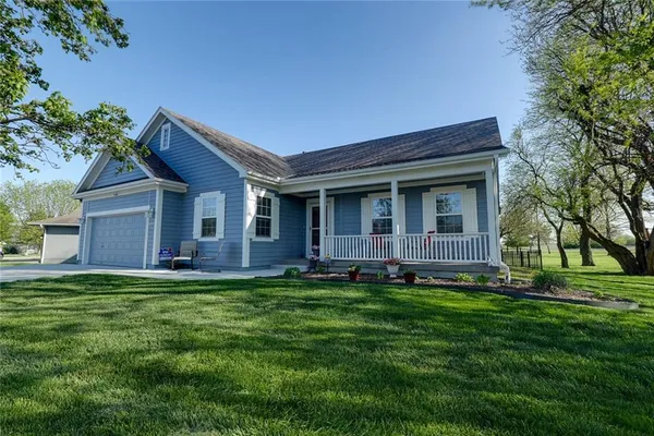 $398,500 | 2010 Prairie Grass Drive, Raymore, MO 64083