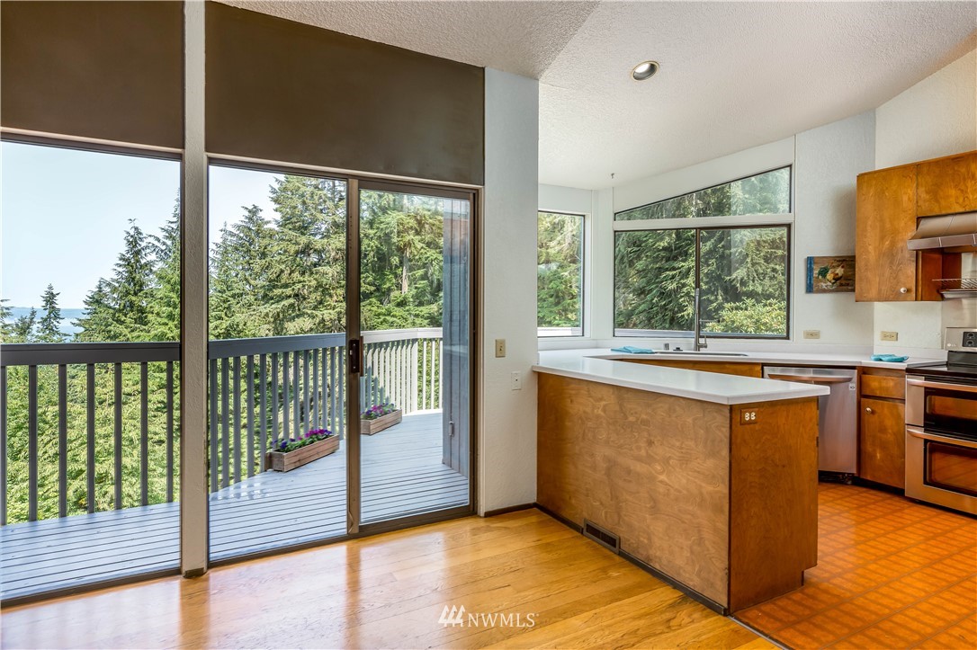 760 Greenoch Loop Oak Harbor, WA 98277 - Photo 11 of 25