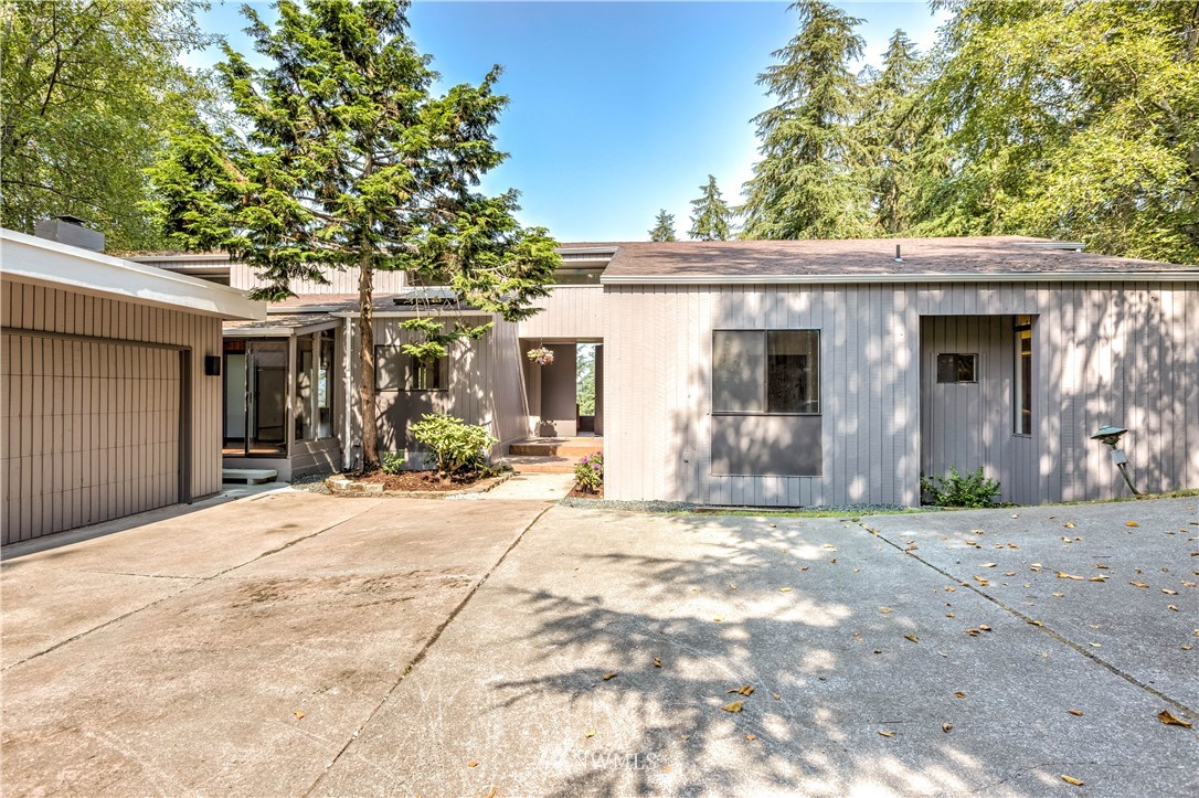760 Greenoch Loop Oak Harbor, WA 98277 - Photo 3 of 25