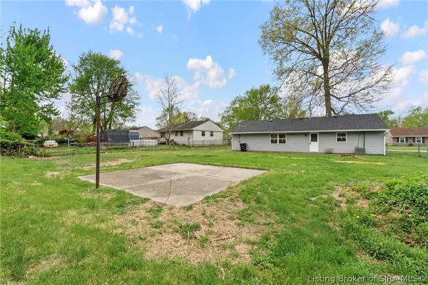 $209,000 | 716 Higgins Drive, Jeffersonville, IN 47130
