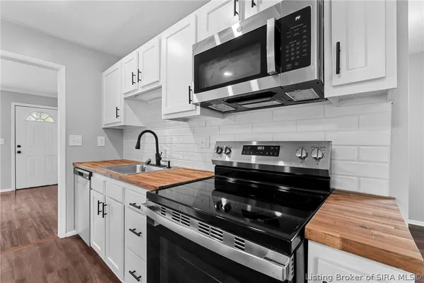 $209,000 | 716 Higgins Drive, Jeffersonville, IN 47130