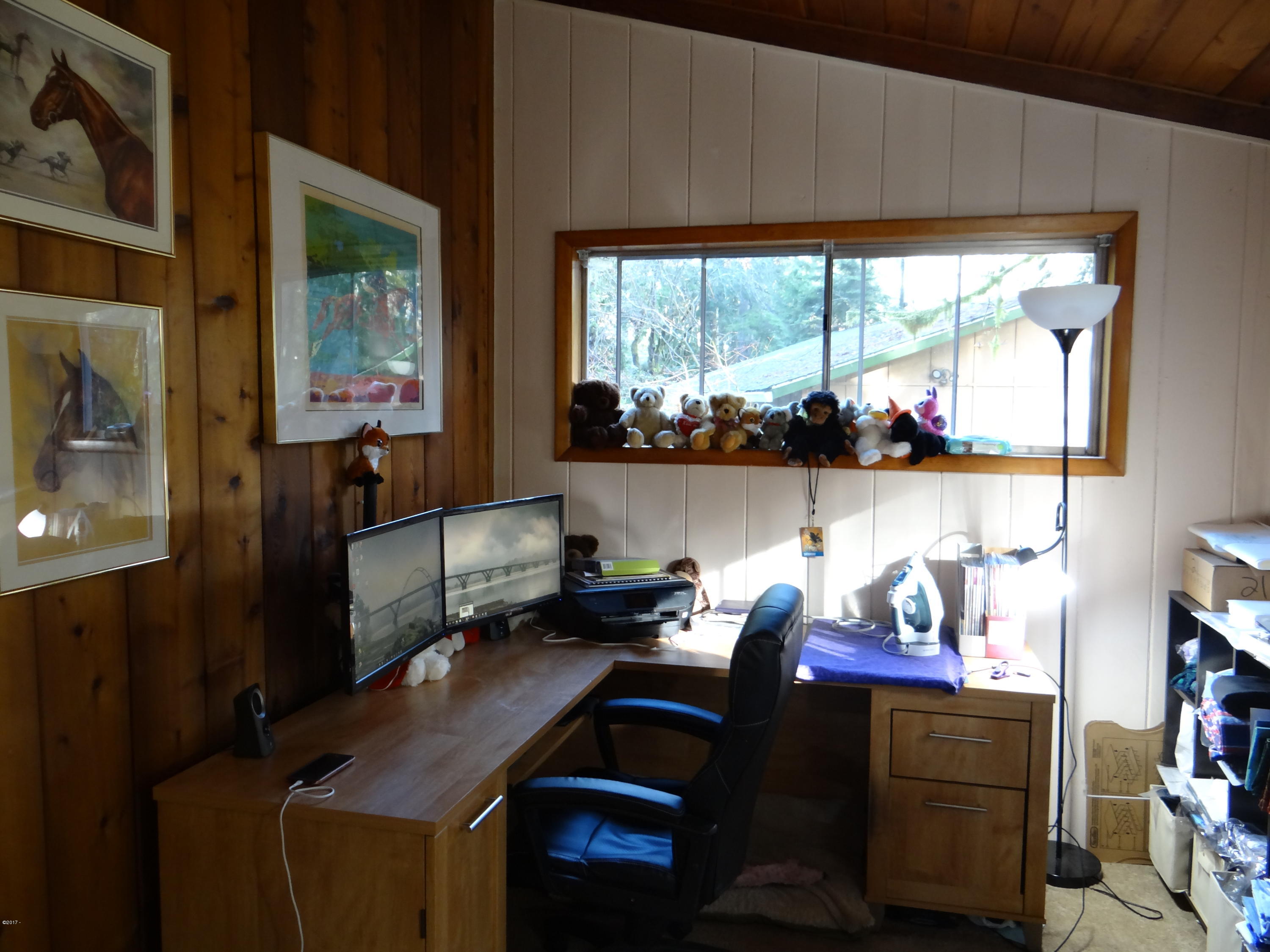 16 North New Bridge Road Otis, OR 97368 - Photo 17 of 24 Second Bedroom