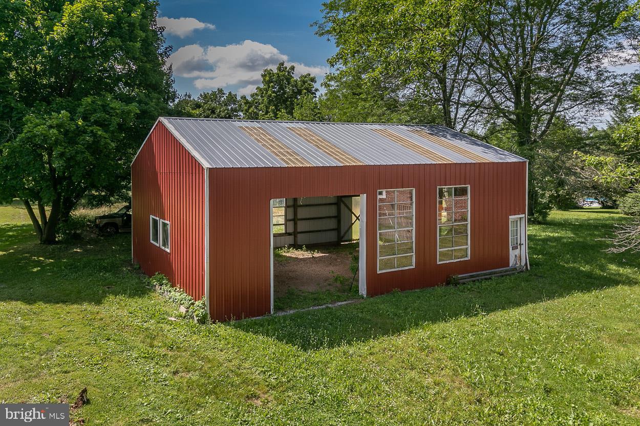 4640 Paradise Road Dover, PA 17315 - Photo 11 of 47 Auxiliary building