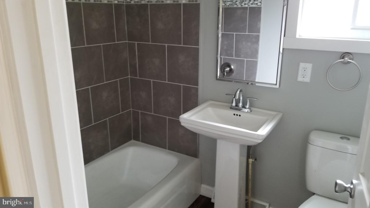 4640 Paradise Road Dover, PA 17315 - Photo 43 of 47 Main bath