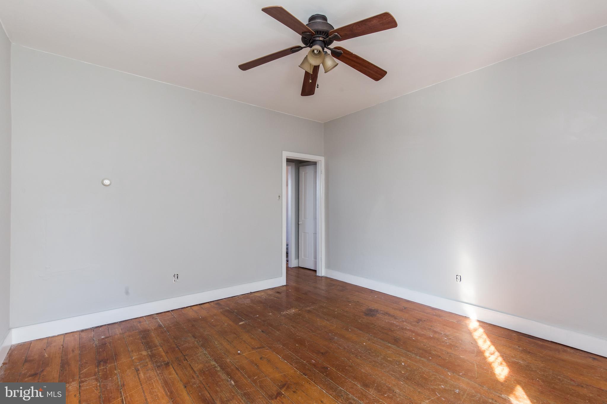 4306 Terrace Street Philadelphia, PA 19128 - Photo 3 of 25