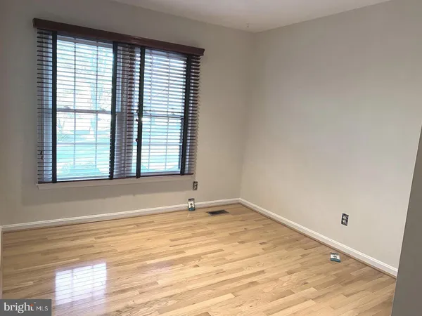 $2,750 | 13 Dickens Square, Lutherville-Timonium, MD 21093
