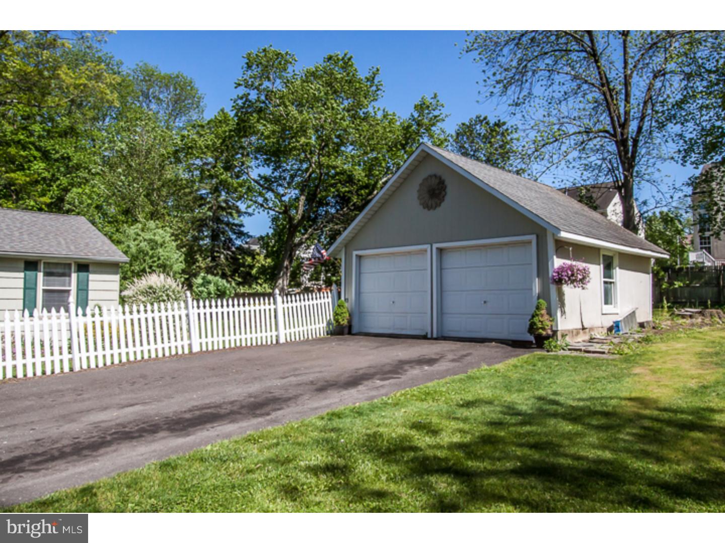 2787 Valley Road Jamison, PA 18929 - Photo 17 of 21 Garage