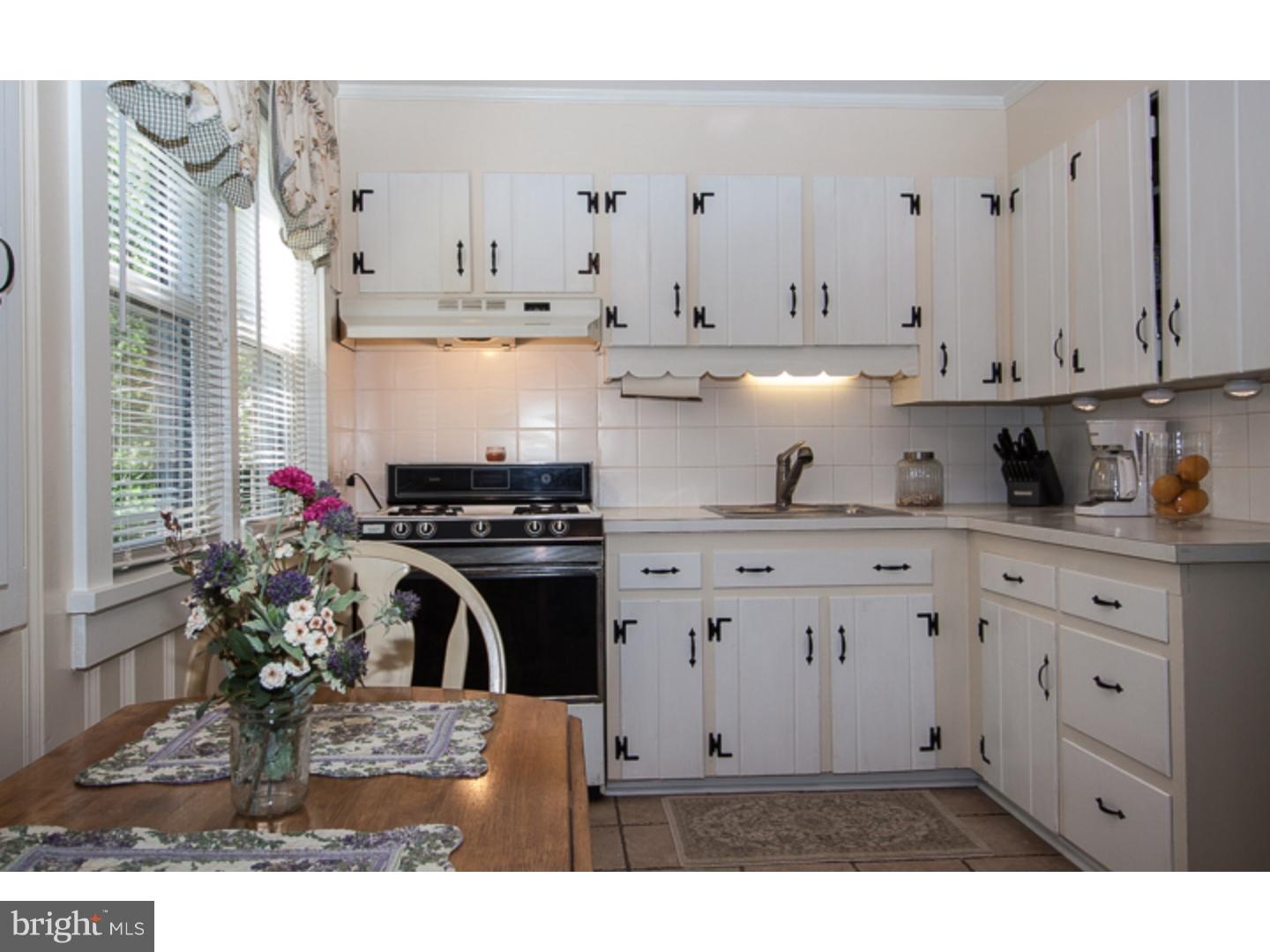 2787 Valley Road Jamison, PA 18929 - Photo 10 of 21 Kitchen