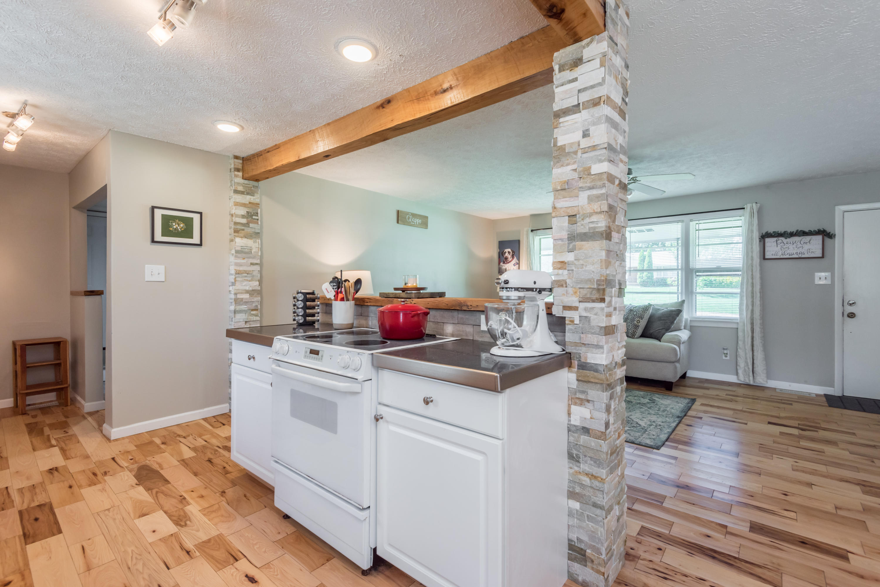 4113 Royalview Road Knoxville, TN 37921 - Photo 8 of 32 4113RoyalViewLn-10