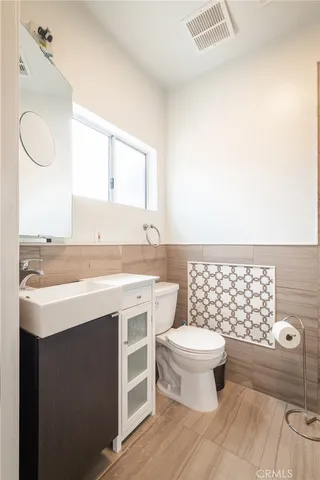 $13,600 | 1949 North Catalina Street, Los Angeles, CA 90027