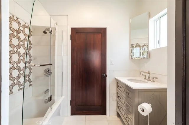 $13,600 | 1949 North Catalina Street, Los Angeles, CA 90027