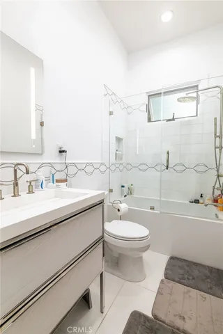 $13,600 | 1949 North Catalina Street, Los Angeles, CA 90027