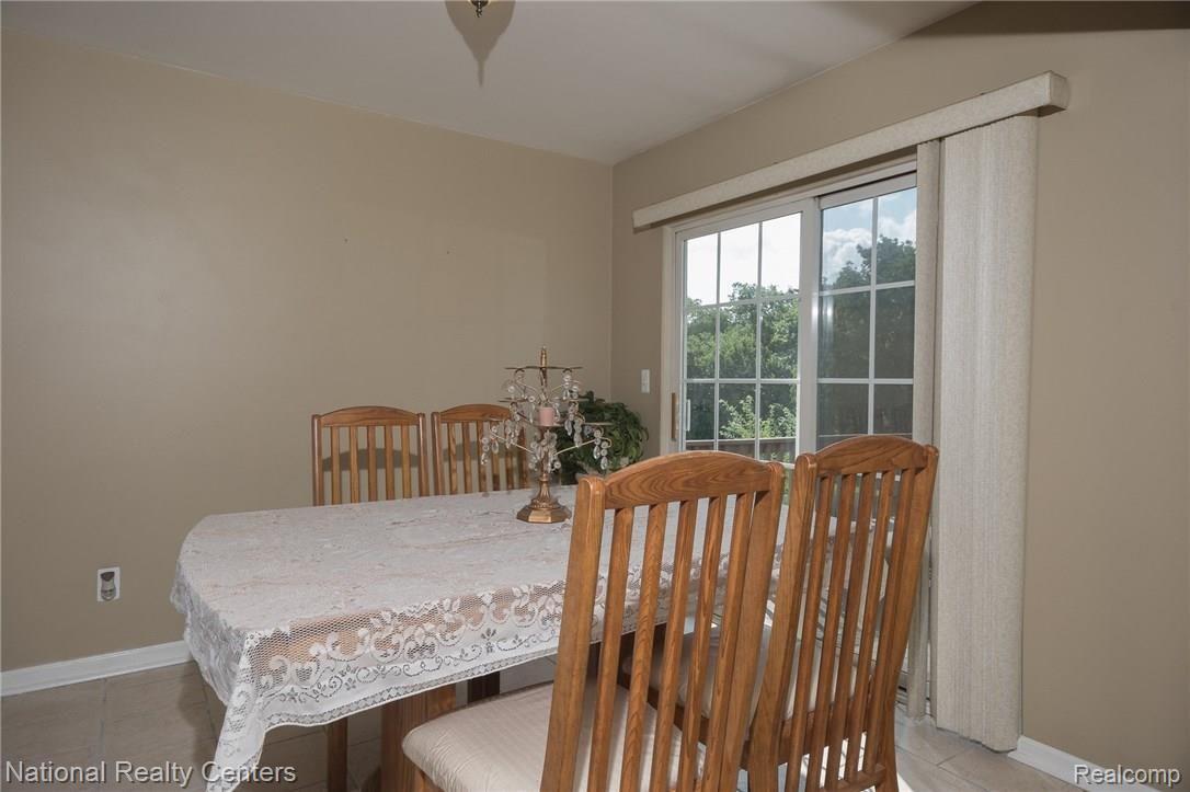 1293 Harding Avenue Rochester, MI 48307 - Photo 8 of 34 MS0A4327.jpg