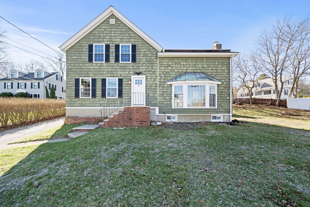 14 Forest Park Road Woburn, MA 01801 - Photo 2 of 34