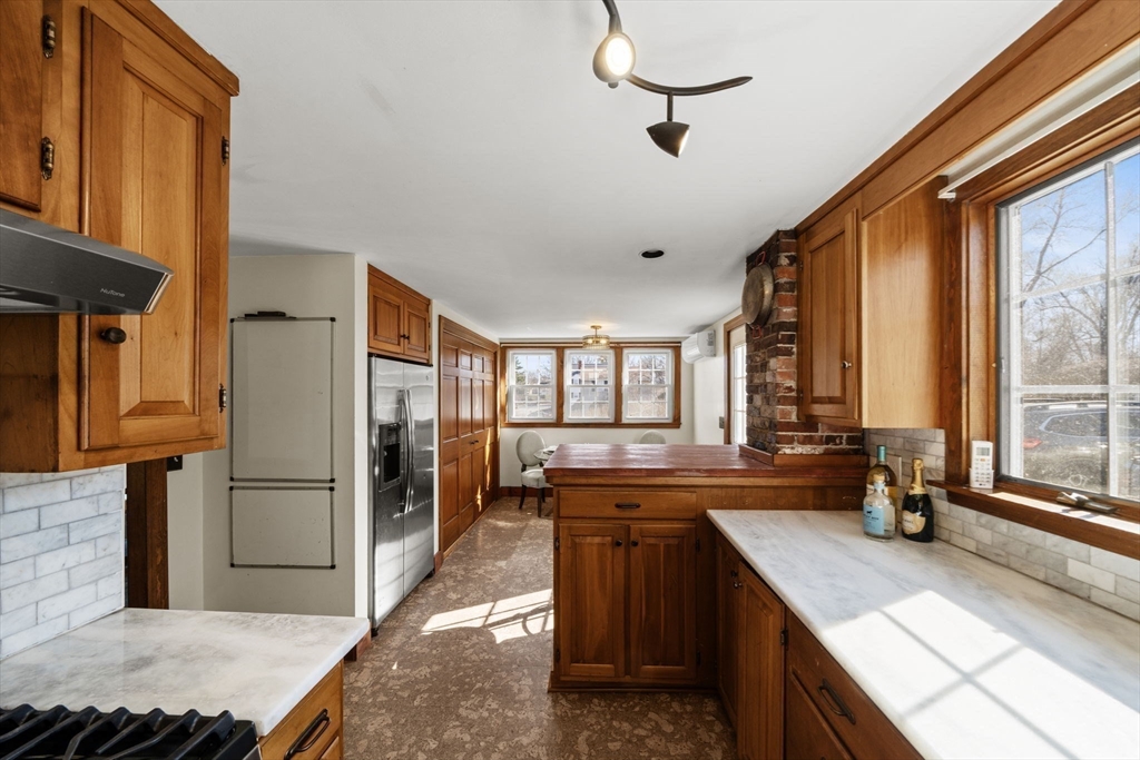 14 Forest Park Road Woburn, MA 01801 - Photo 10 of 34