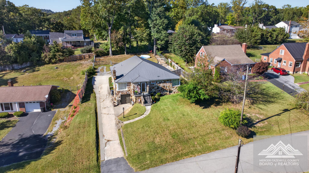 421 Monterey Hill Road Bluefield, WV 24701 - Photo 3 of 48 Gallery Image 3