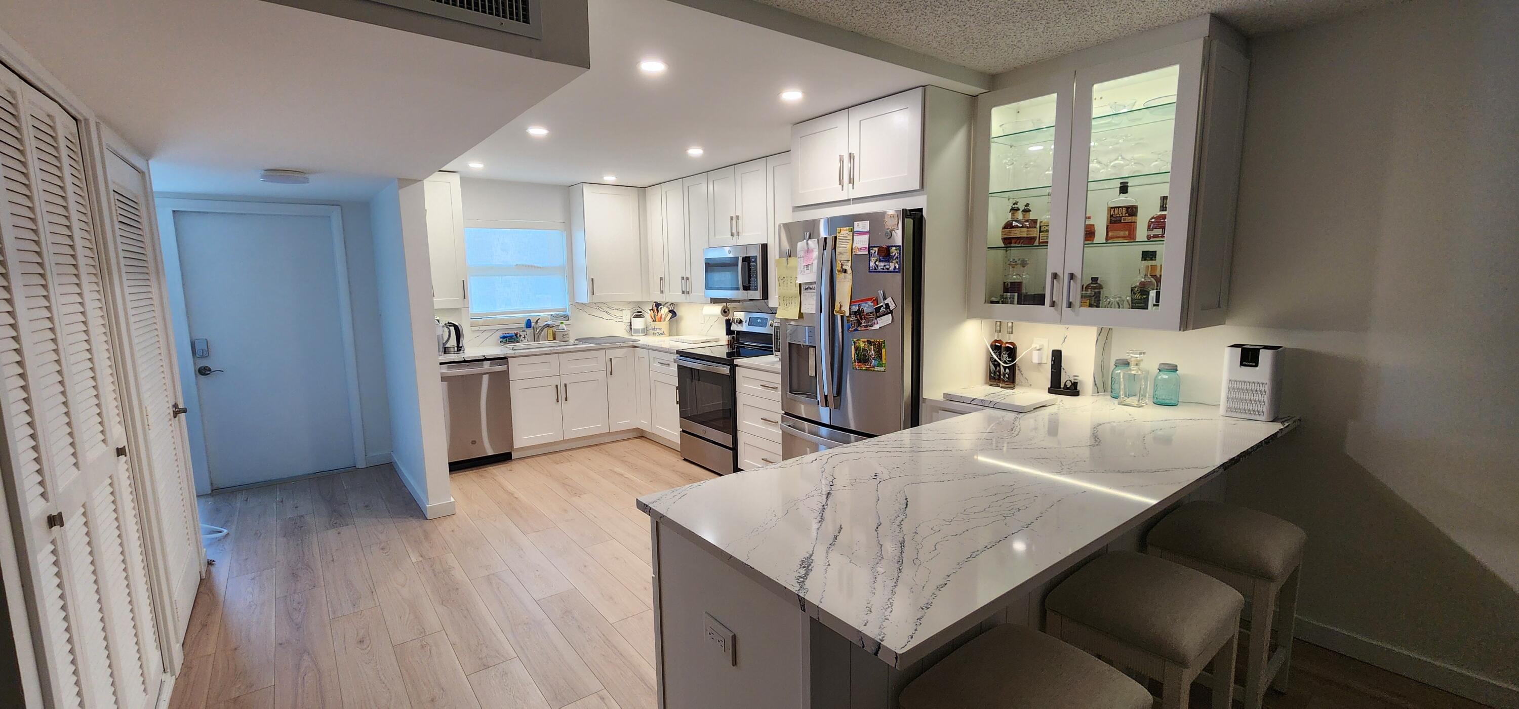 299 North Riverside Drive, Unit 604 Pompano Beach, FL 33062 - Photo 5 of 18 1000040505