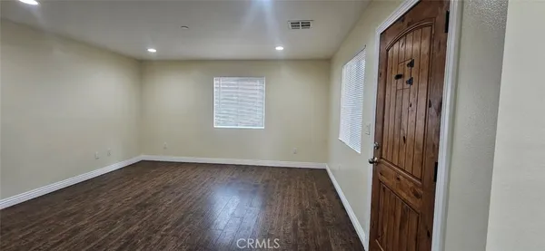 $3,700 | 611 East 75th Street, Los Angeles, CA 90001