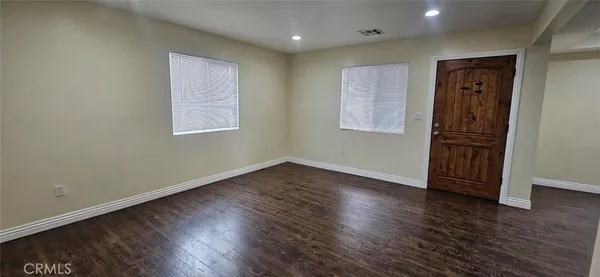 $3,700 | 611 East 75th Street, Los Angeles, CA 90001