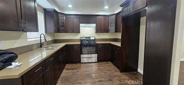 $3,700 | 611 East 75th Street, Los Angeles, CA 90001